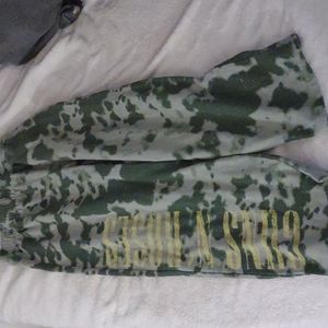 Guns and roses sweat pants